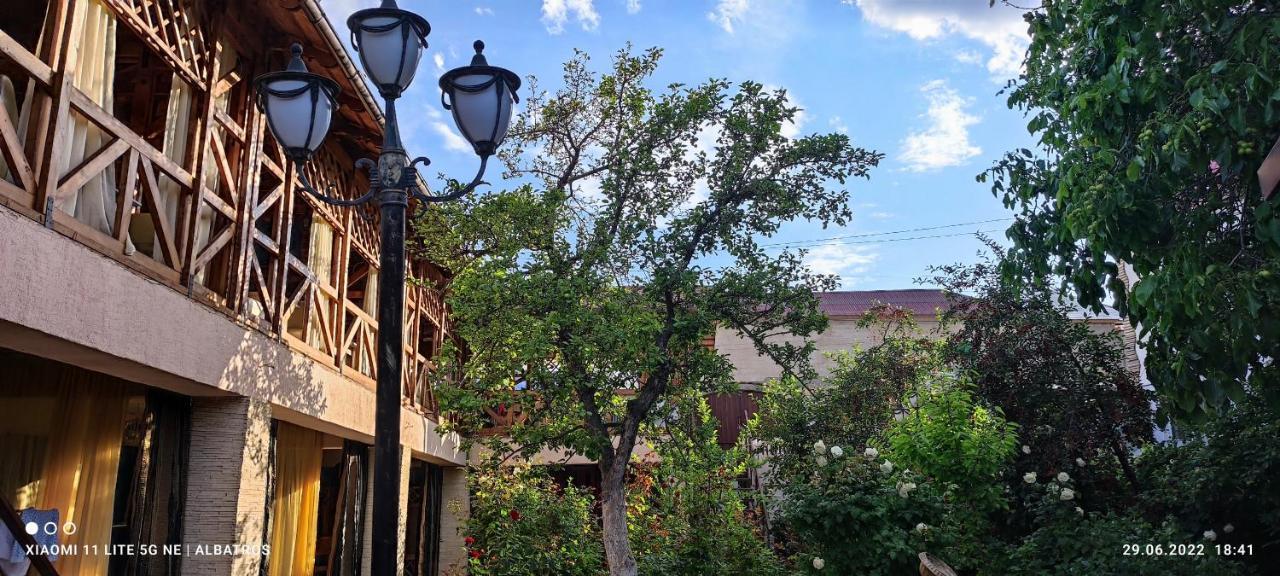 Guest House Albatros Cholpon-Ata Exterior photo